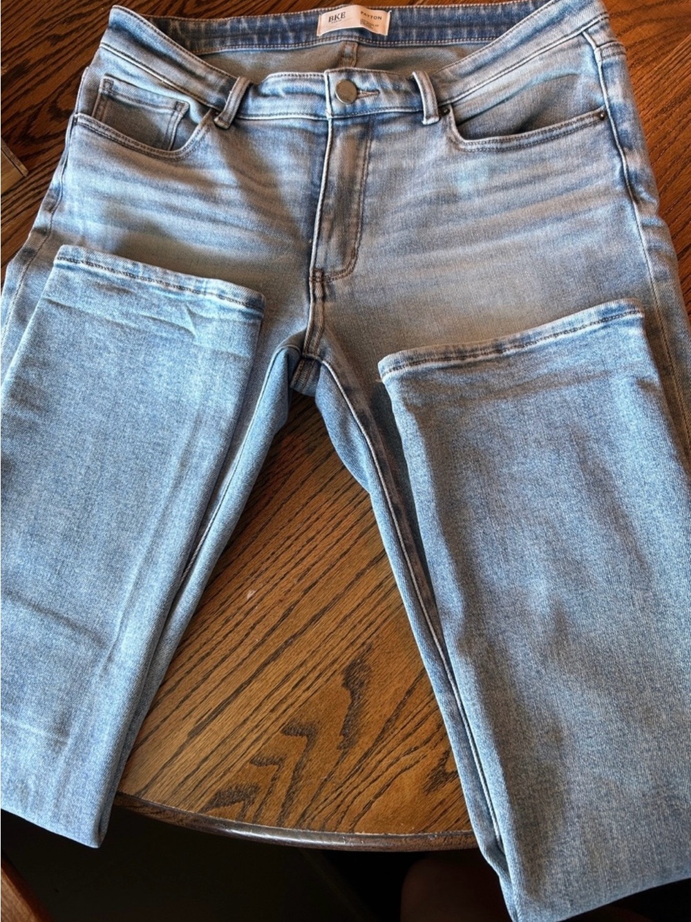 Light Wash Women’s Straight leg Jeans - Blue